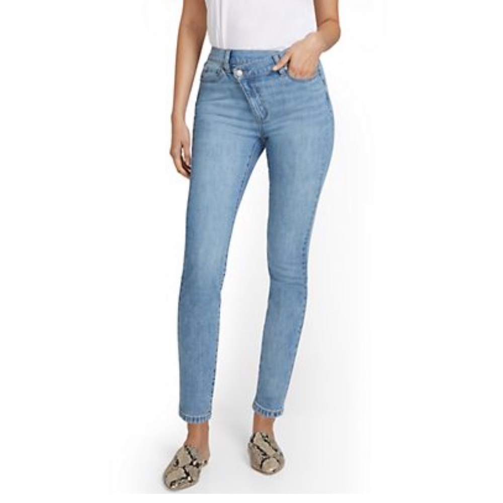 BRAND NEW JEANS